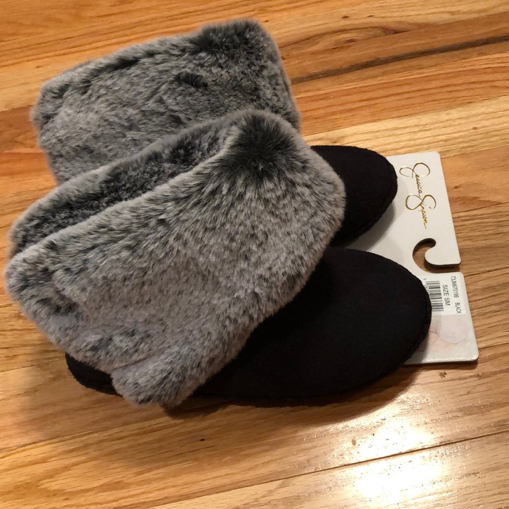 Jessica Simpson house shoes/all day comfort